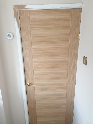 door hung and architrave installation